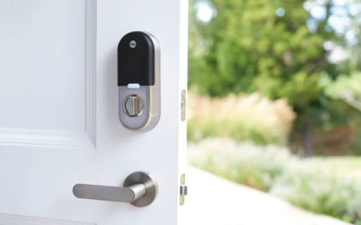 Yale doorlock on a door