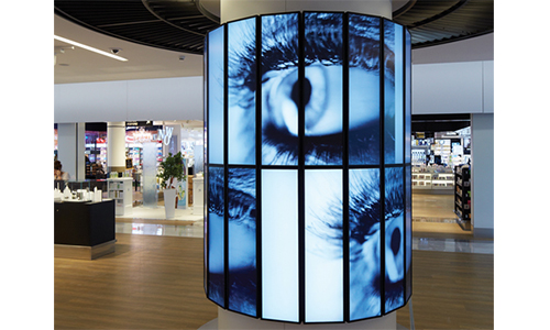 Video wall in a commercial environment